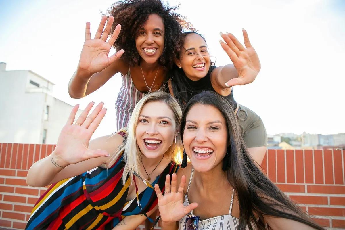 Cosmétique Internationale : Comment valider un soin anti-âge sur quatre continents ?